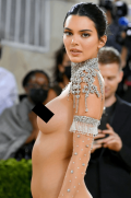 Kendall-Jenner-8-nude-celebrity-deep-fake-censored-preview
