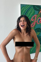 Kylie-Jenner-2-nude-celebrity-deep-fake-censored-preview